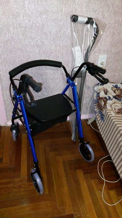 Ходунки, візок на колесах