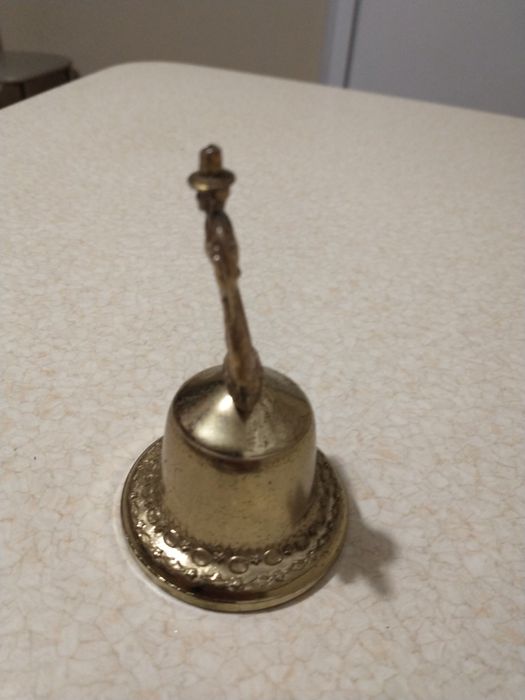 Mosiężny dzwonek kobieta w sukni 10.5 cm wysokość