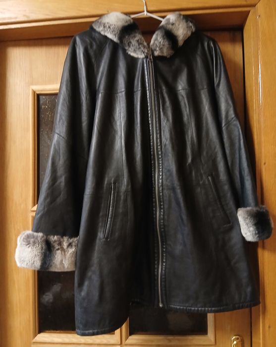 Жіноча шкіряна куртка з натуральним хутром