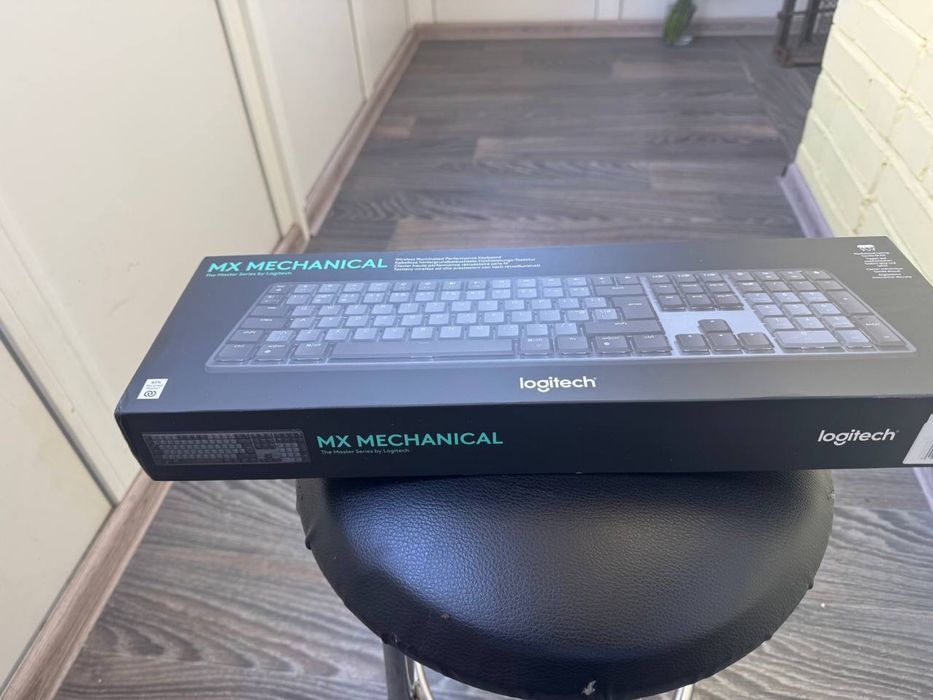 Клавіатура Logitech MX Mechanical Wireless Keyboard