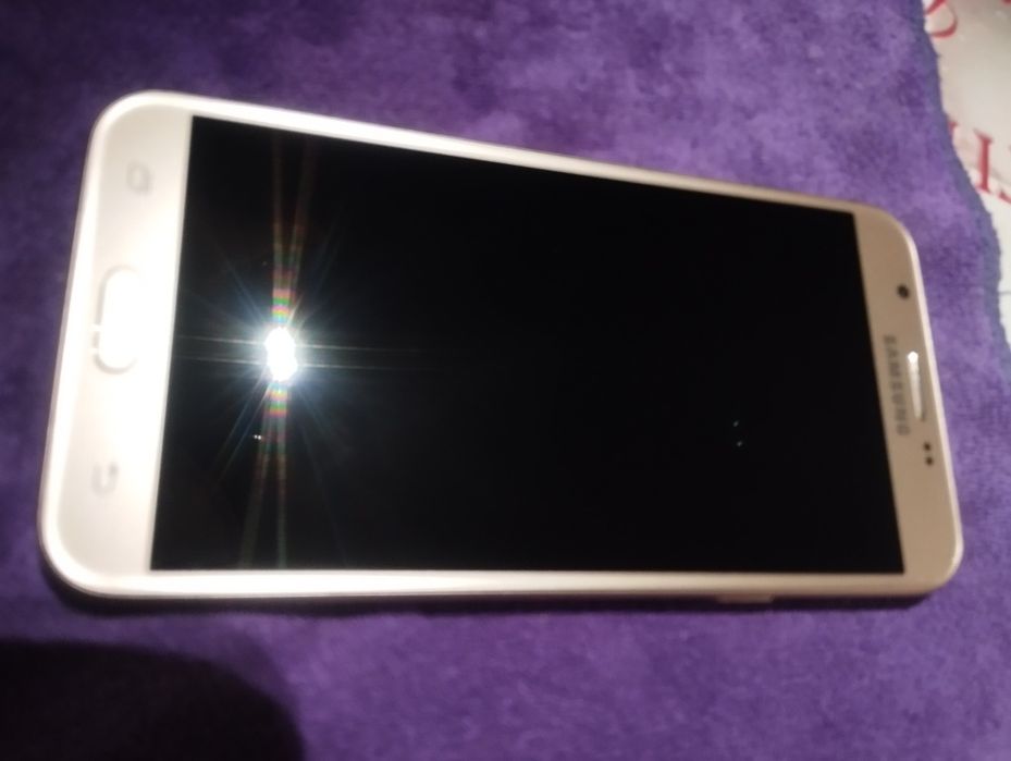 Продам телефон Samsung J 7 prime
