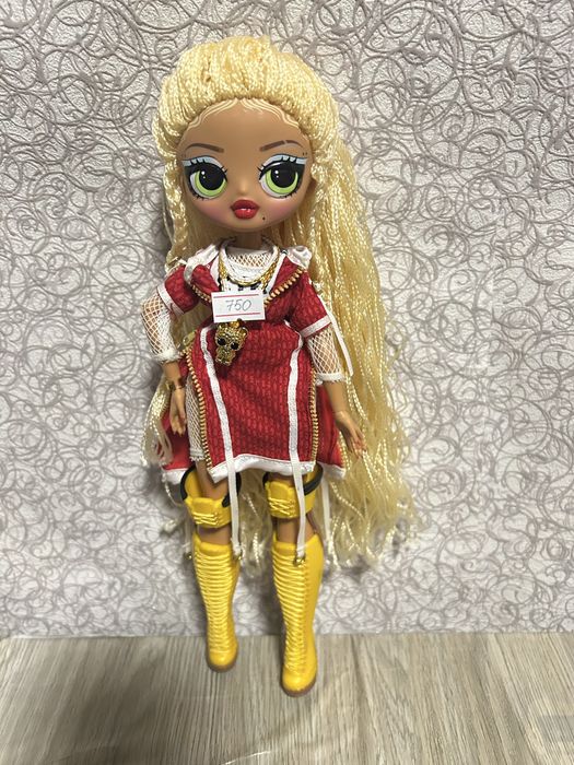 Куколка Лол Omg.