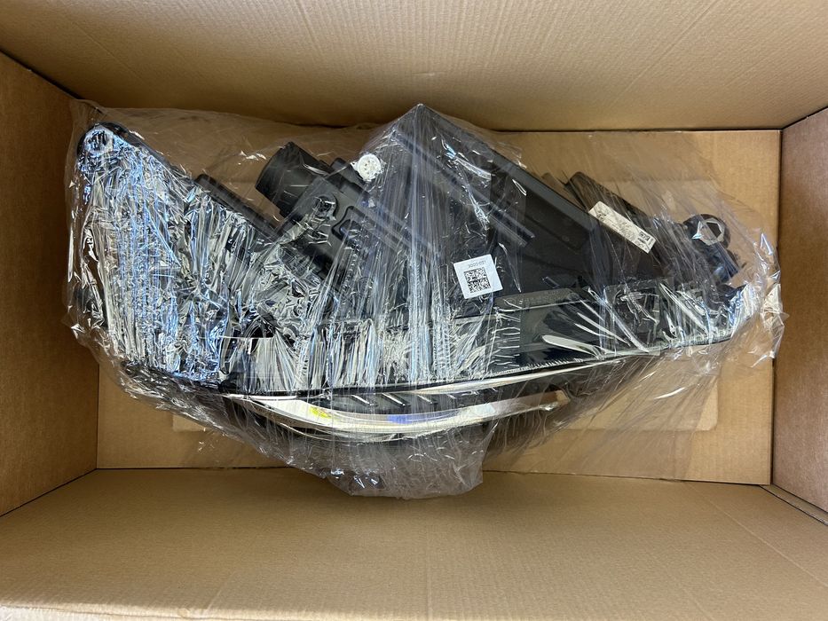 Farol dianteiro direito LED original Mercedes-Benz – Novo, nunca montado