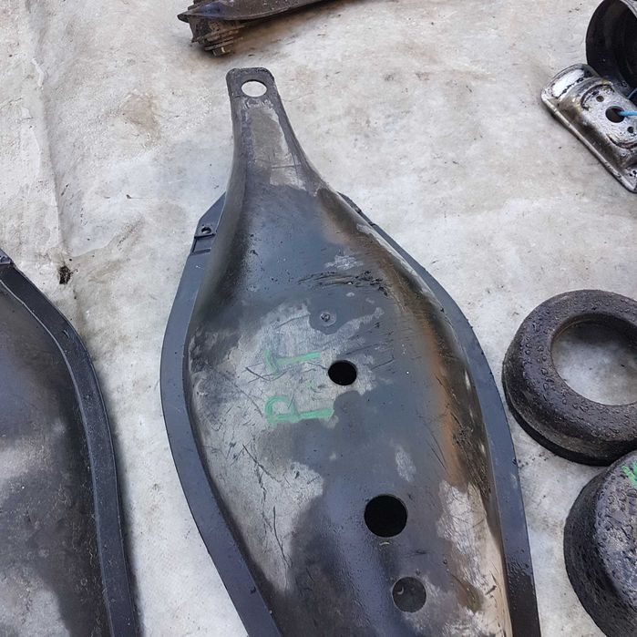wahacz wahacze tylne mercedes w124 w 124 oryginał jak nowe