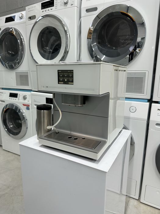 Кофеварка/кавомашина Miele CM7300