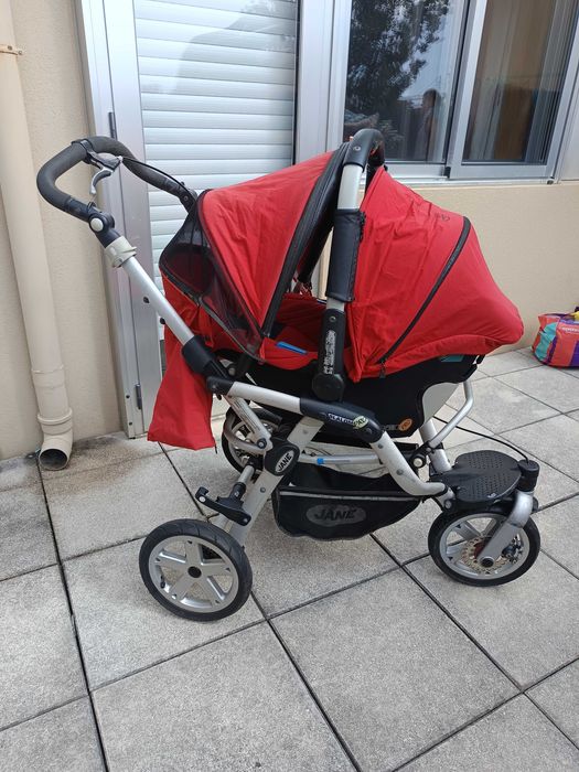 Vendo conjunto de transporte para bebé.