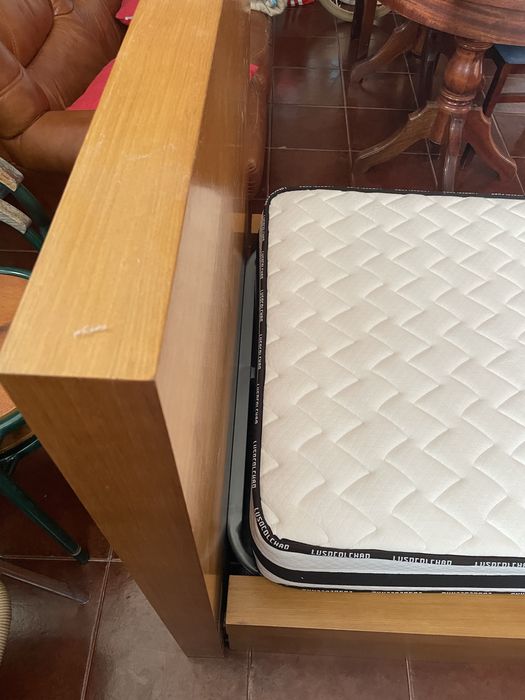 Cama solteiro com colchao