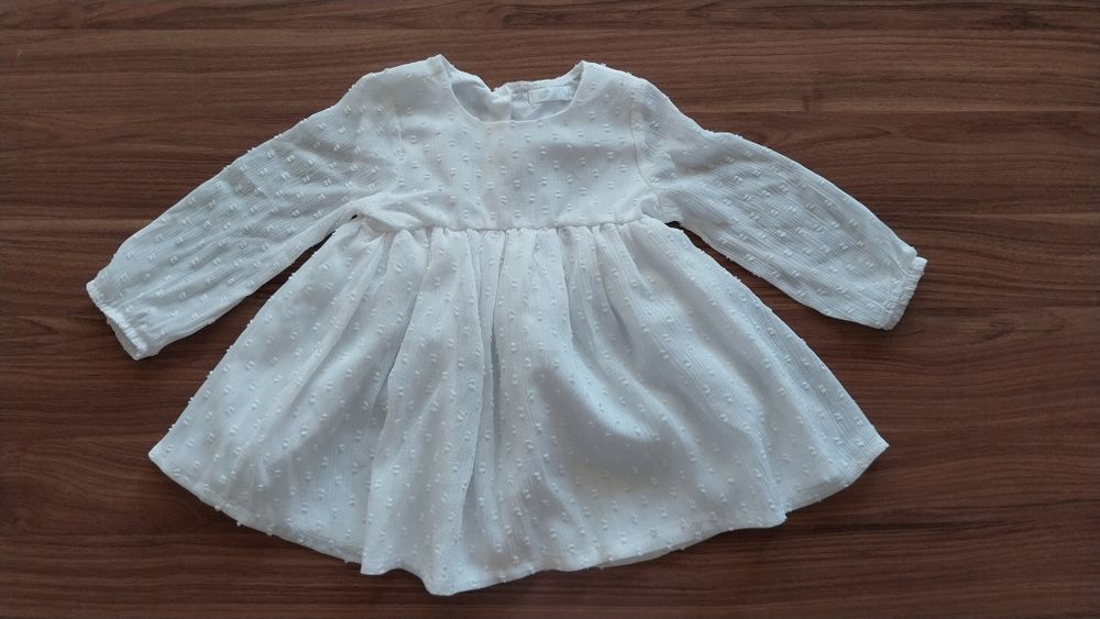 sukienka biała na chrzest z dlugim rękawem, rozmiar 74