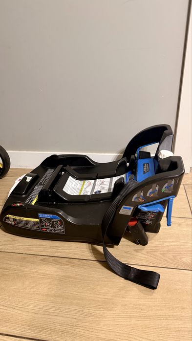 Продам автокрісло Doona+ та база