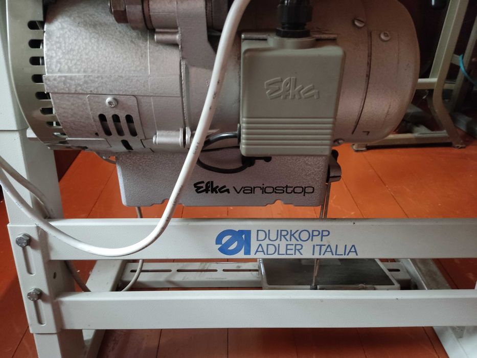 Промышленная швейная машинка DURKOPP ADLER 271-140042 Италия