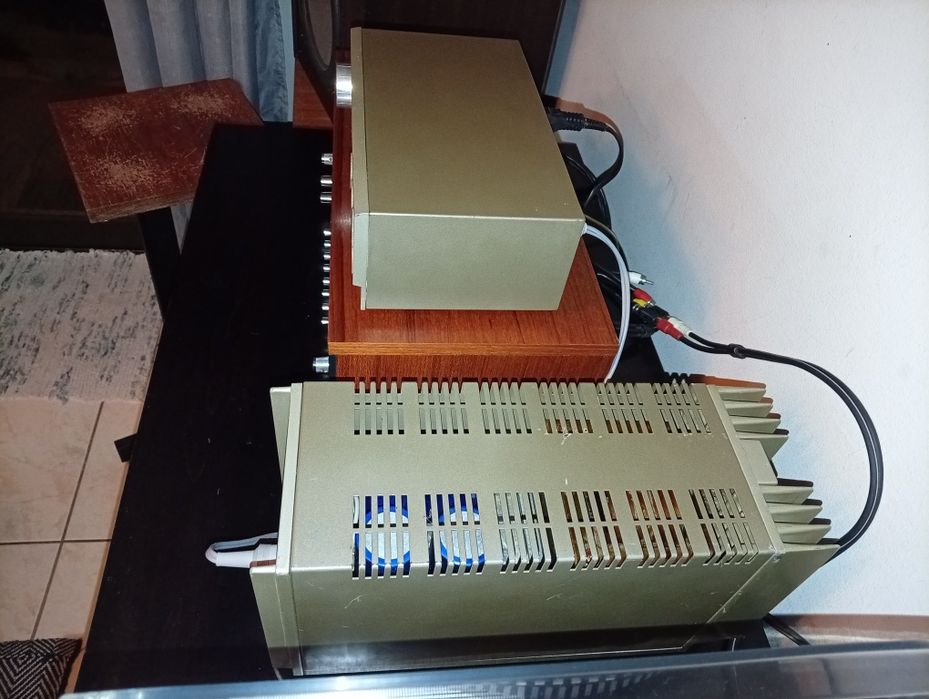Amplificador QUAD pre33 e Power 303