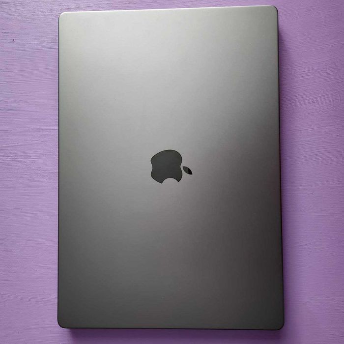 Macbook Pro, M1 Pro, 16", 32 RAM, 512 Gb SSD