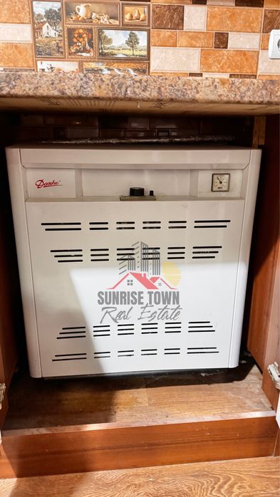 Здам 4 х кімнатний будинок у районі Епіцентру зі своїм двором і АО