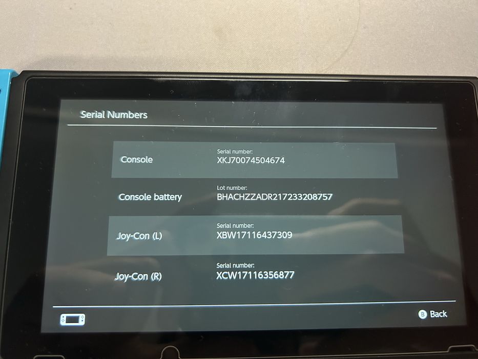 Nintendo Switch V2 - pełny zestaw + etui