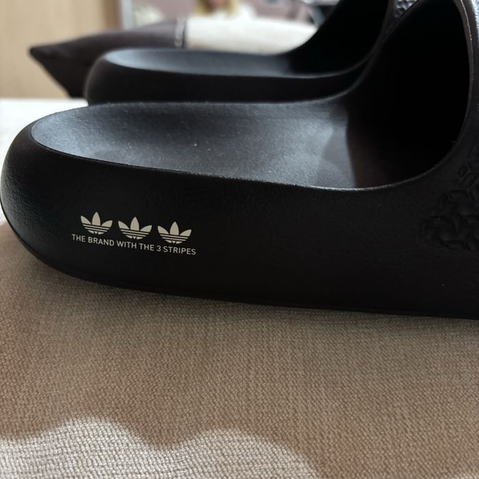 жіночі шльопанці Adidas