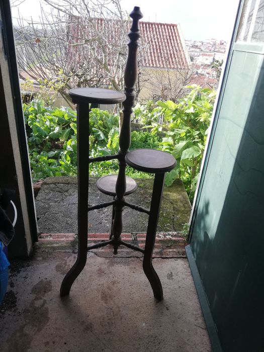 Suportes para vasos flores.