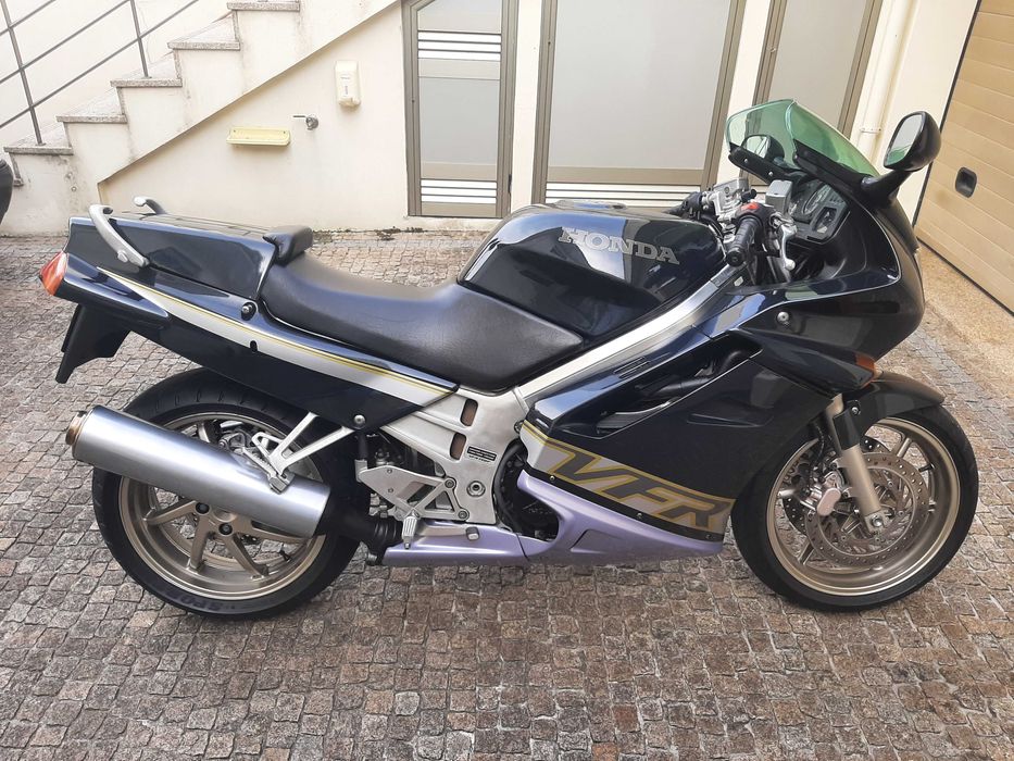 Honda VFR RC36 750