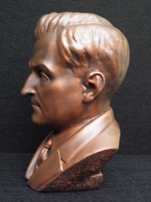 Busto Salazar Estado Novo Mocidade Portuguesa