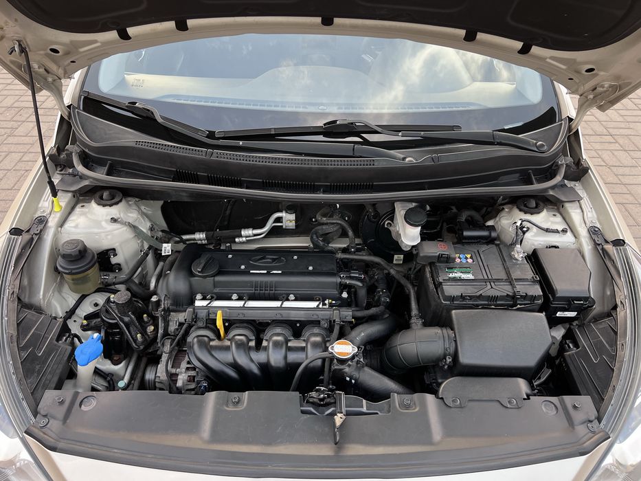 Hyundai Accent 1.6 2012