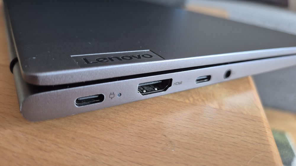 Lenovo Yoga Slim 7 – Ryzen 7 / 16 GB RAM / 512 GB SSD – Stan idealny