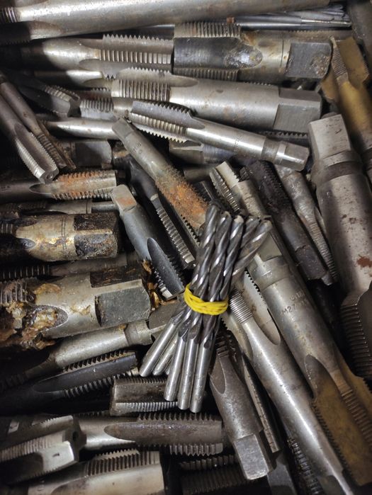 Сверла,плашки,метчики