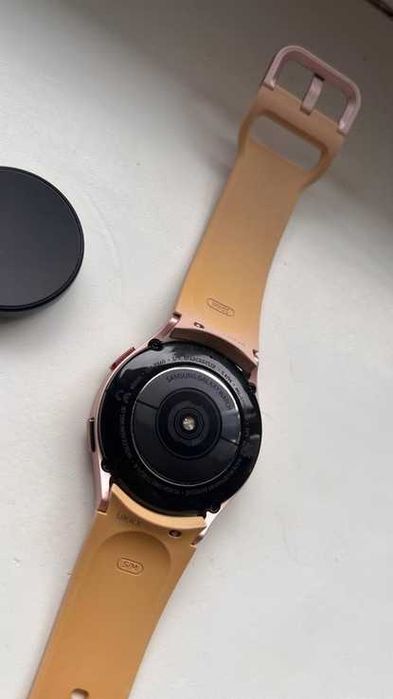 Samsung Galaxy Watch 4 40mm SM-R860, з зарядкою, робочий: 999 грн ...