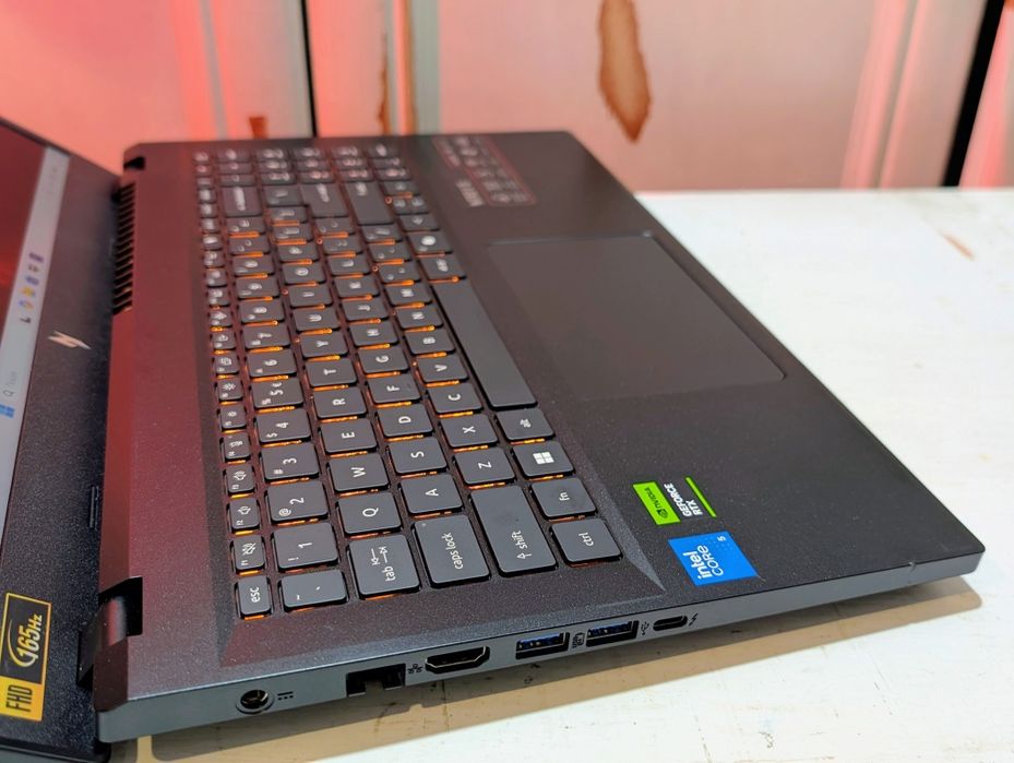 Acer Nitro v15 RTX 4050 i5-210H _16/512_ New!