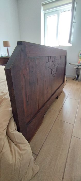 Cama 140cm  com mesa cabeceira e cómoda