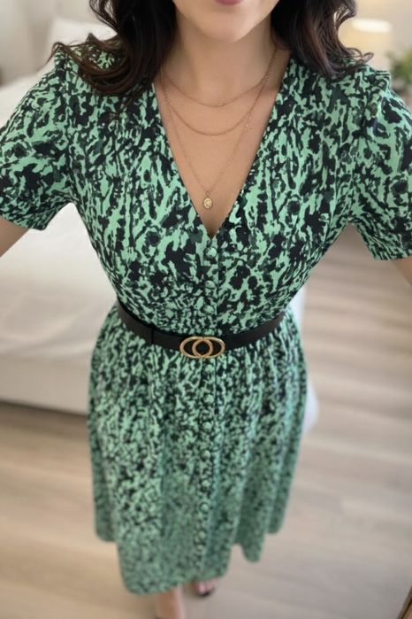 Wiosenna długa sukienka zapinana na guziki