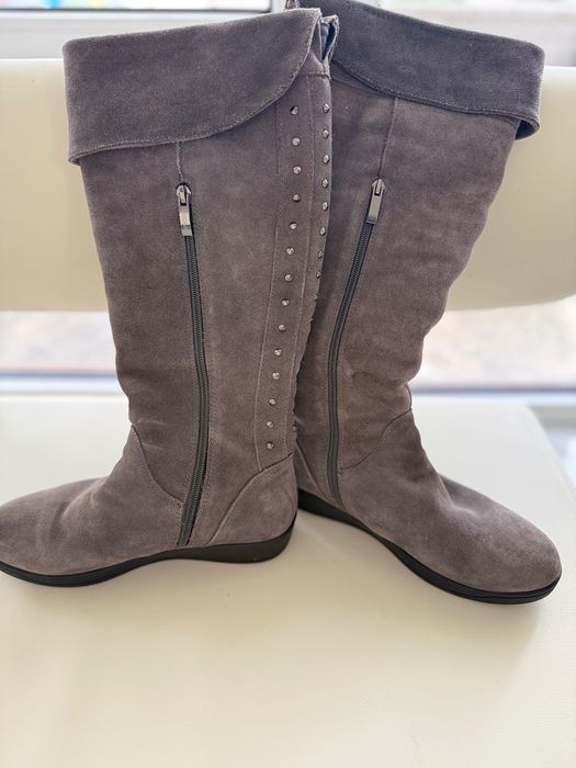 Продам зимові чоботи