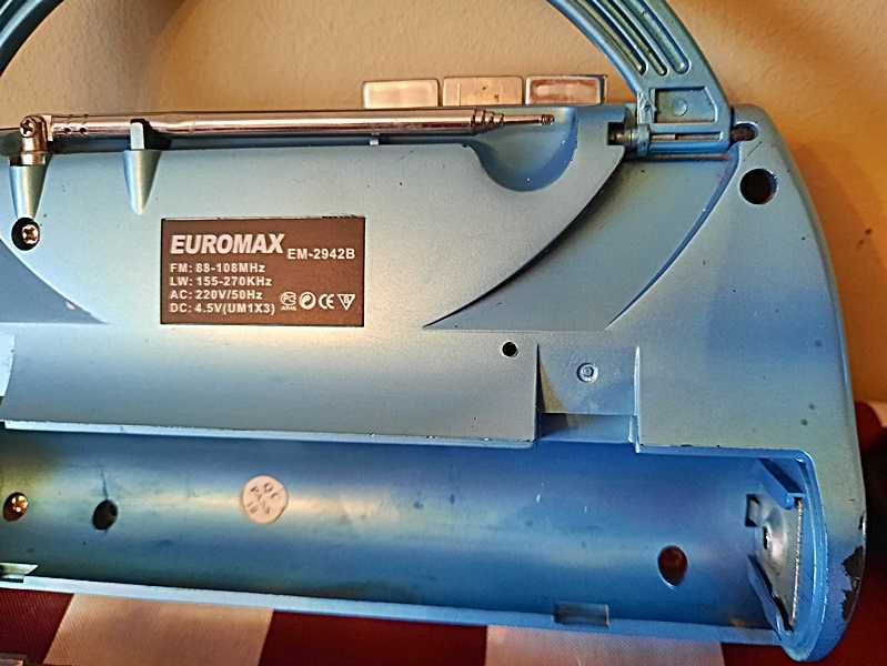 Radiomagnetofon Euromax EM-2942B - "mały jamnik" uszkodzony