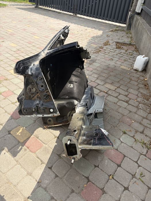 Задня ліва чверть BMW G30 2017-2024 колір 668