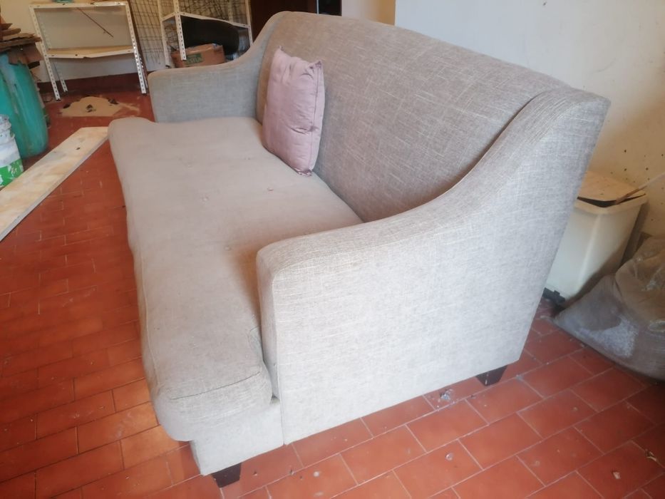 Sofá para três pessoas