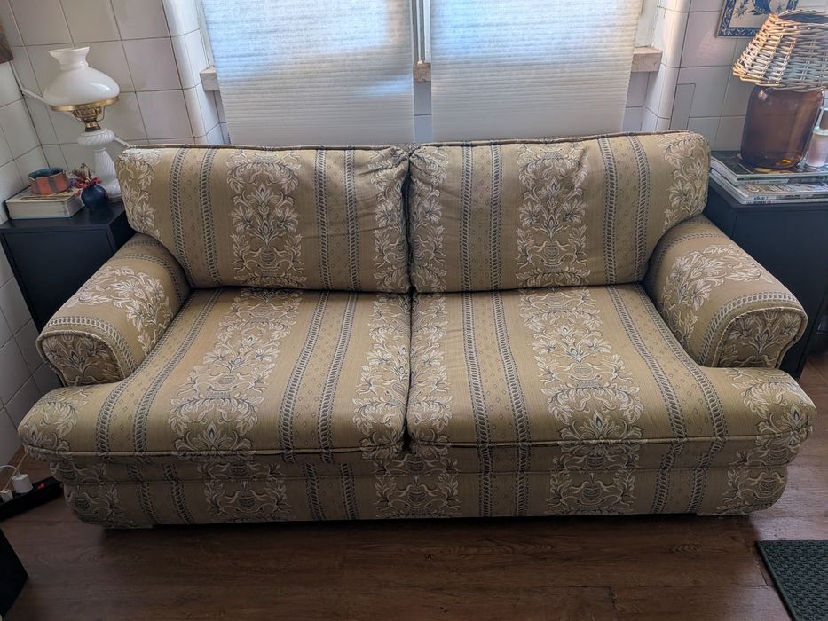 Sofá de 3 Lugares Vintage em Tecido Jacquard