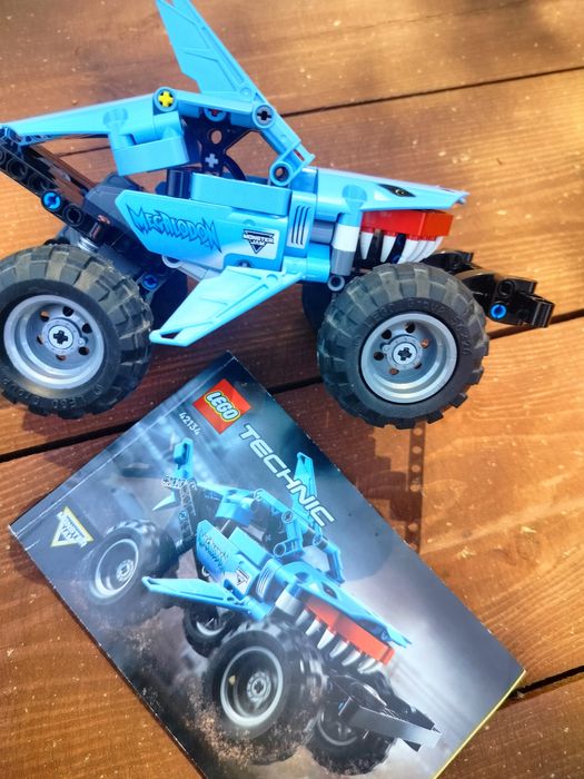 Lego Technic Megalodon 42134