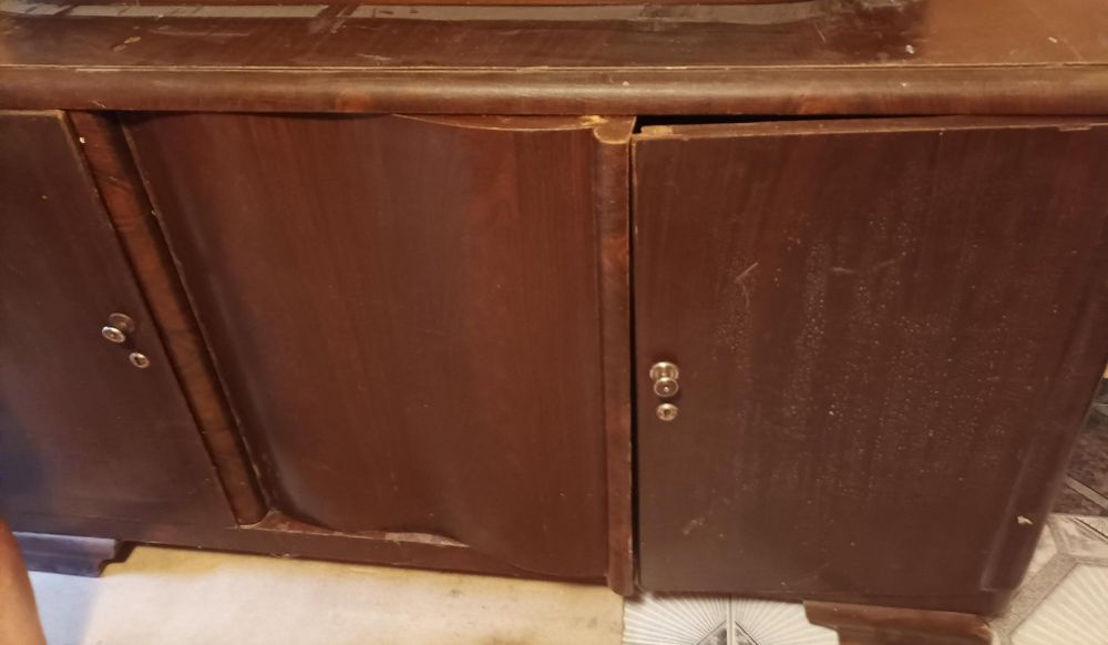 Kredens z PRL-u, stan do renowacji.