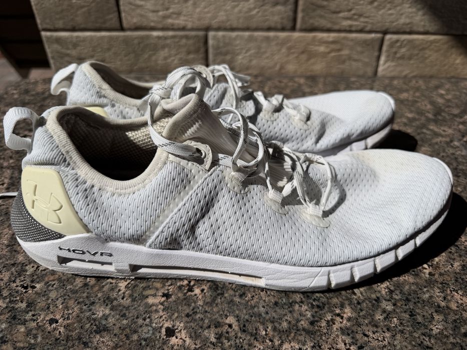 Under Armour HOVR кросівки