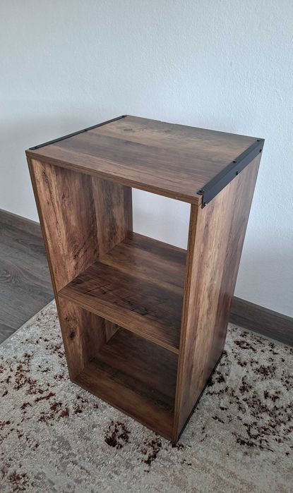 2 estantes modulares iguais