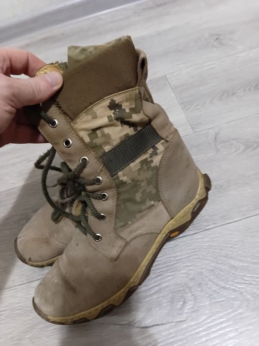 Продам берці з піксельними вставками 38 розмір