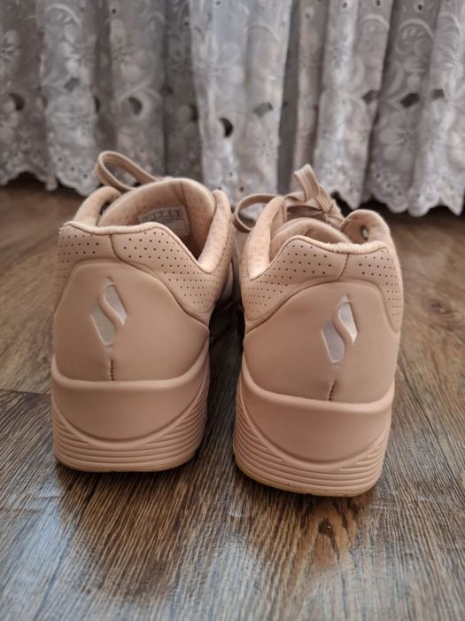 Кросівки Skechers жіночі Uno Stand on Air, 37 р. (24 см), бежеві