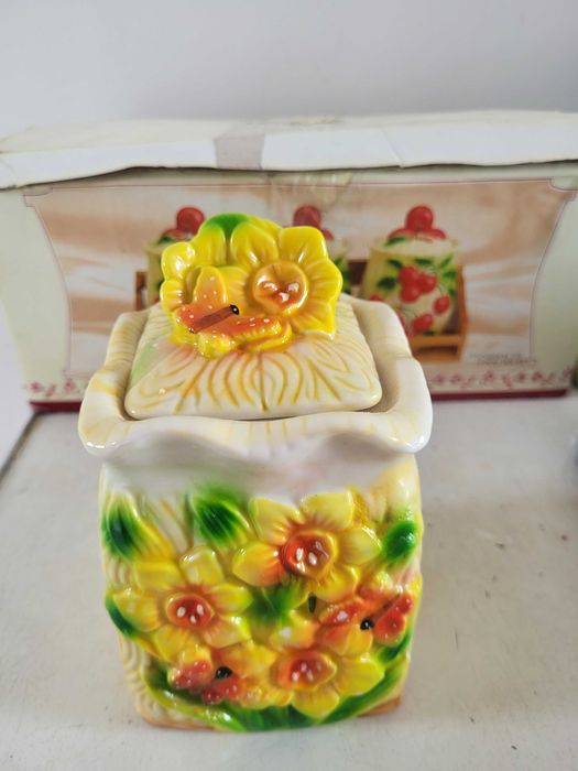 Набір керамічних ємностей для зберігання