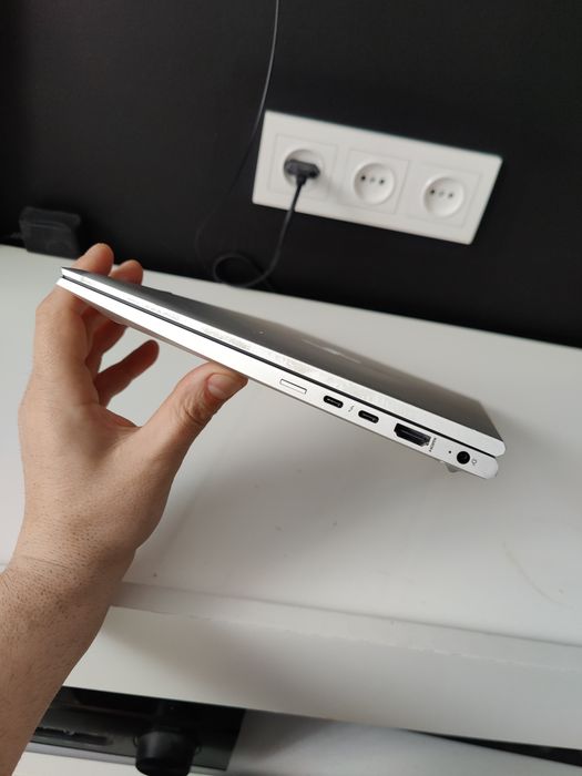 Ноутбук HP elitebook 840 g7 /i5 10310u/16 ГБ/SSD 256/14 full HD IPS