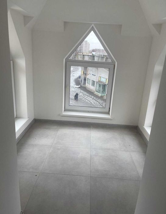 Здається комерційне приміщення на вул. Замостянська