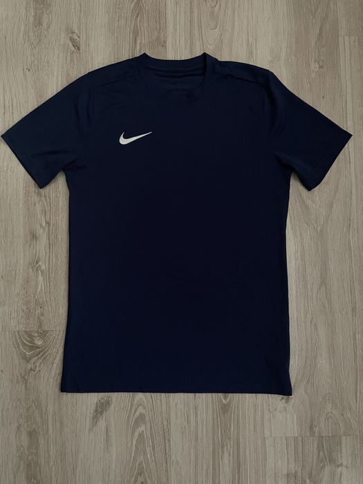 Granatowa koszulka nike