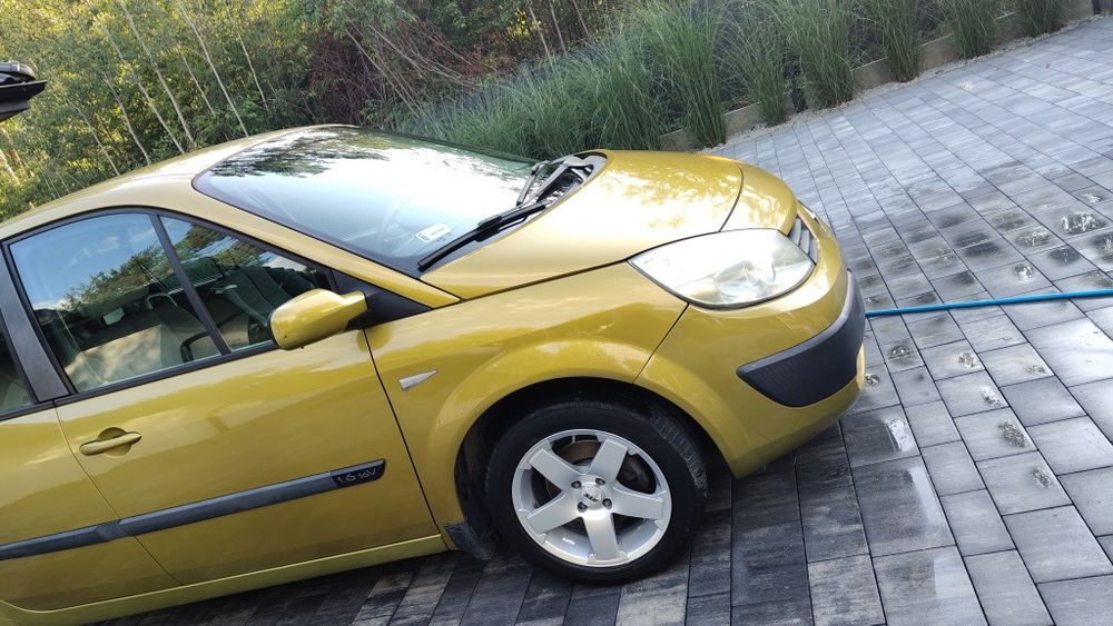 Renault Scenic II 2004 Benzyna 1.6