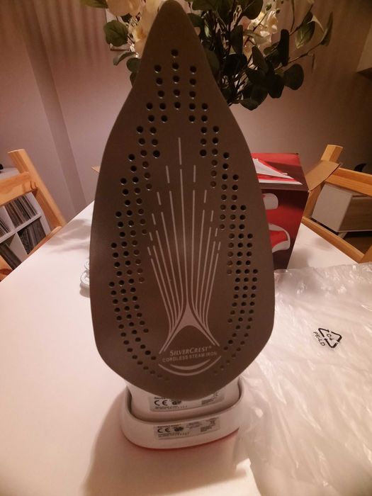 Ferro de engomar sem fios Silvercrest novo