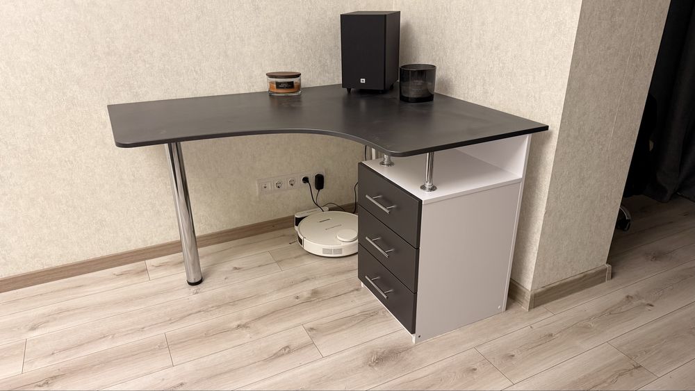 Стол компьютерный