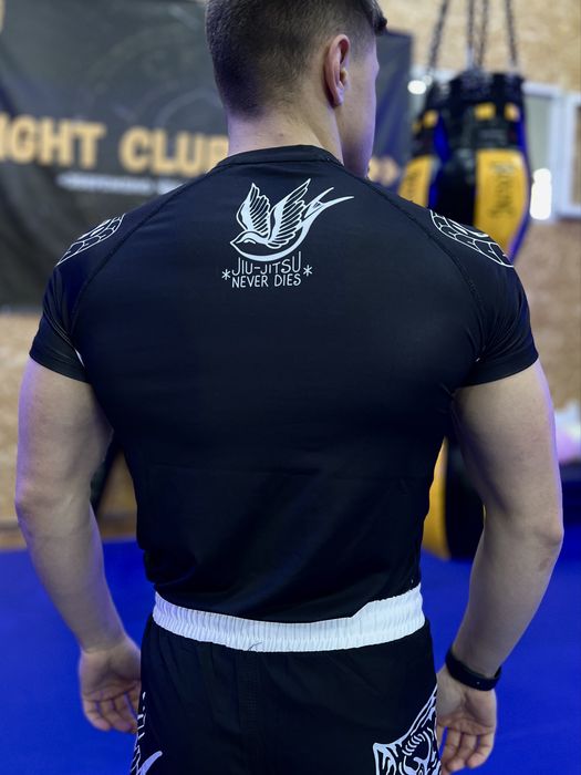 Детский  Комплект Рашгард + Шорты Manto / Для единоборств и спорта