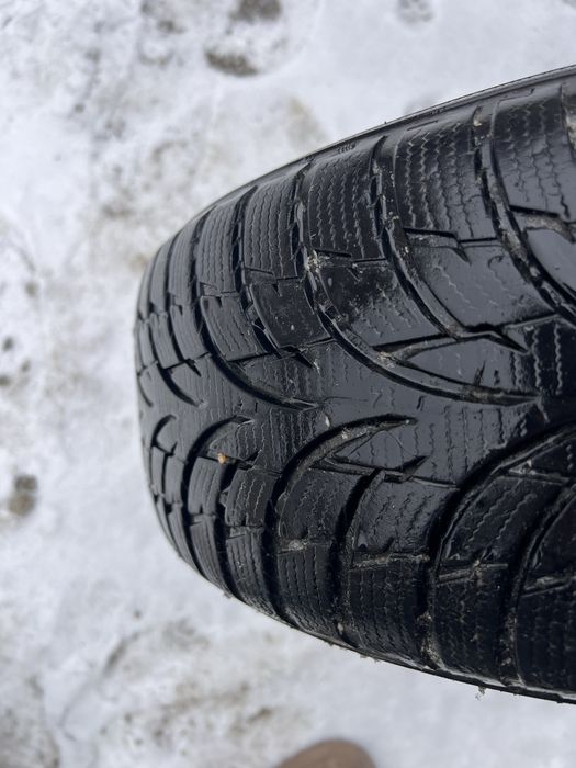 Продам зммову шину r15