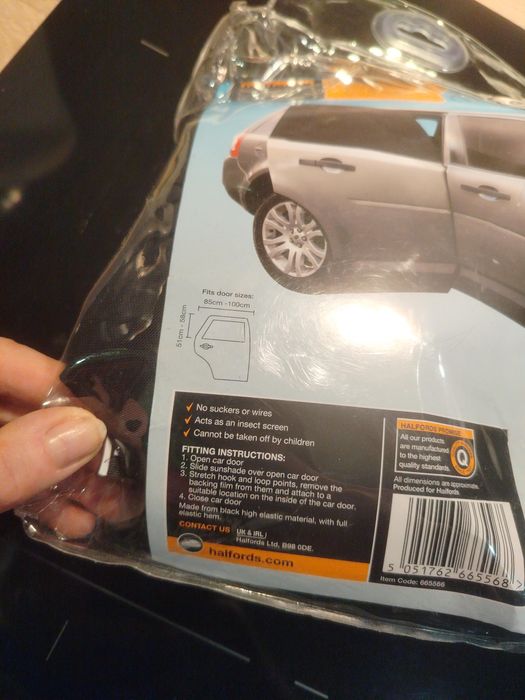 Czarne zasłony przeciwsłoneczne do auta nowe